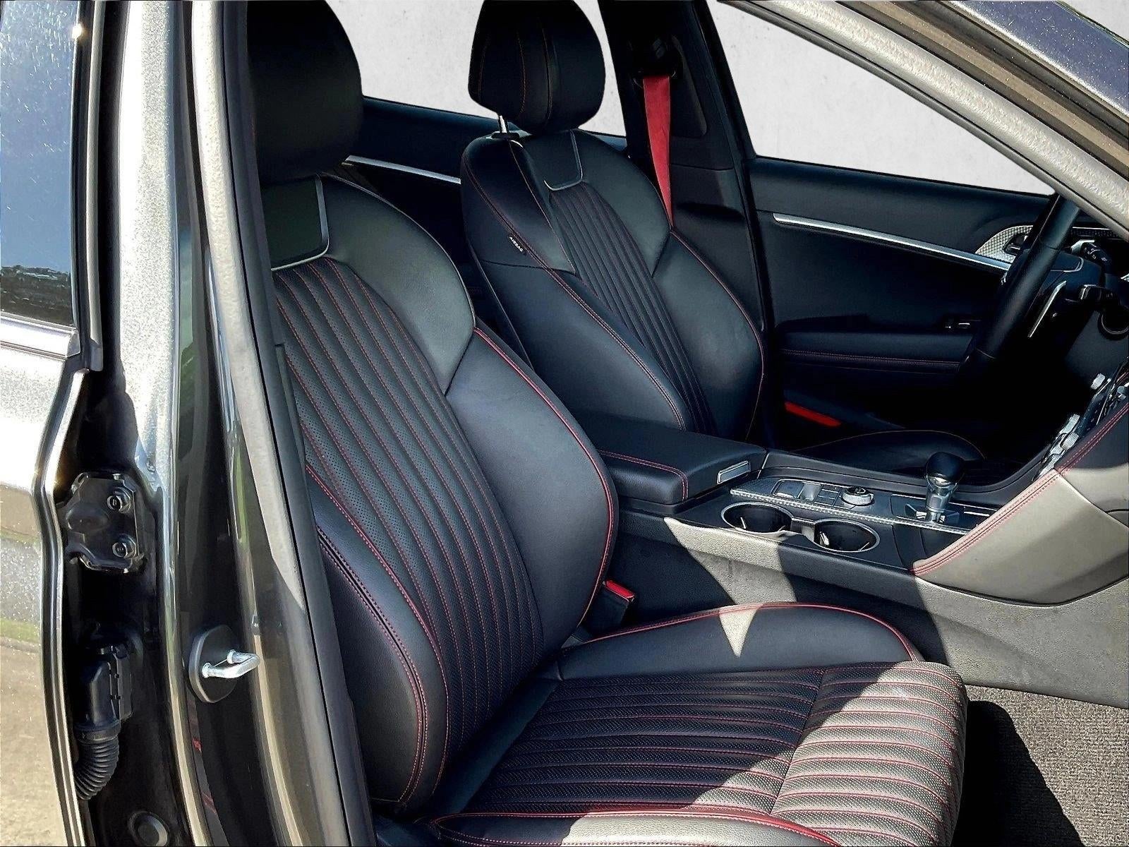 2023 Genesis G70 2.0T RWD