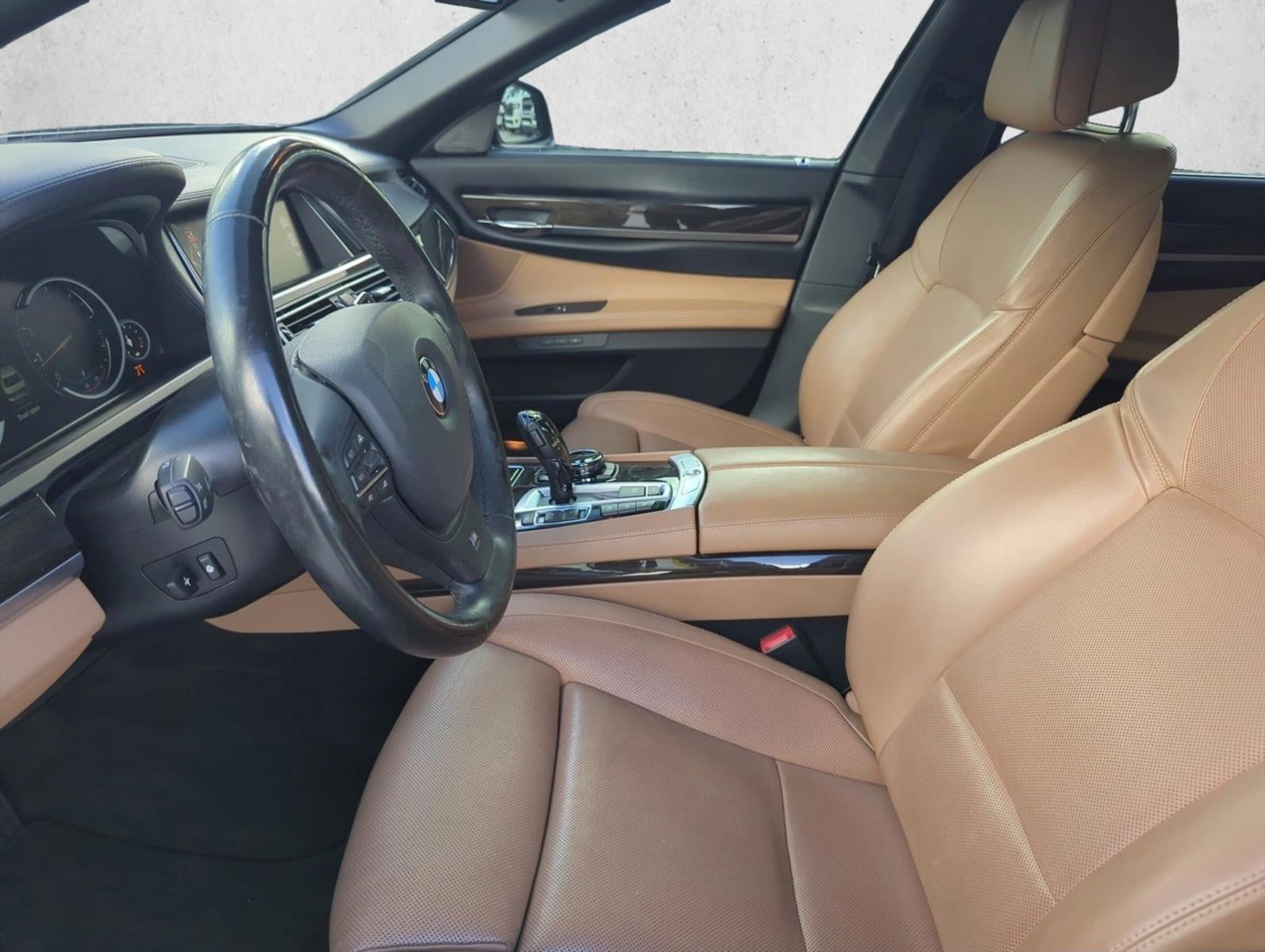 2015 BMW 750i xDrive Sedan