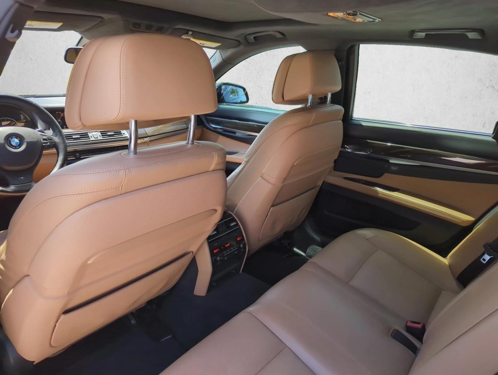 2015 BMW 750i xDrive Sedan
