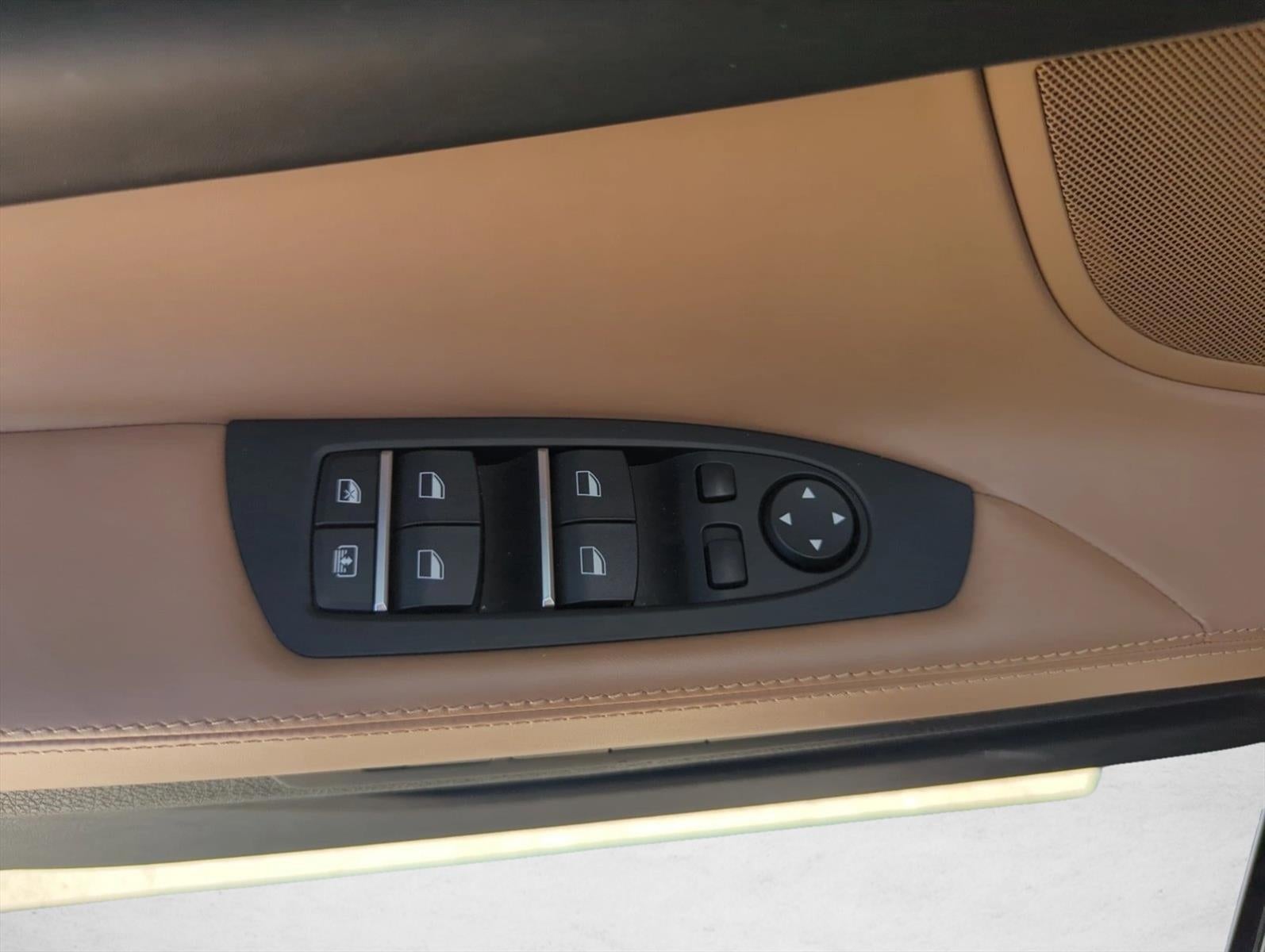 2015 BMW 750i xDrive Sedan
