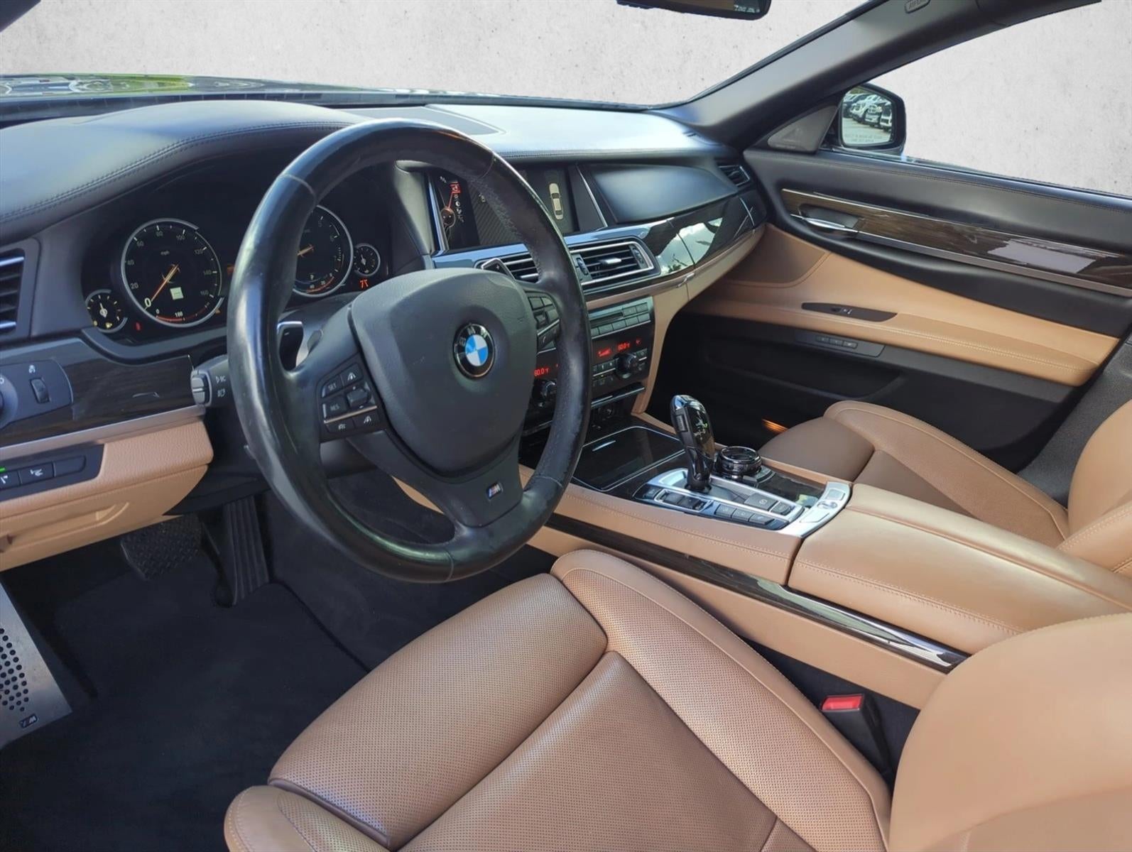 2015 BMW 750i xDrive Sedan