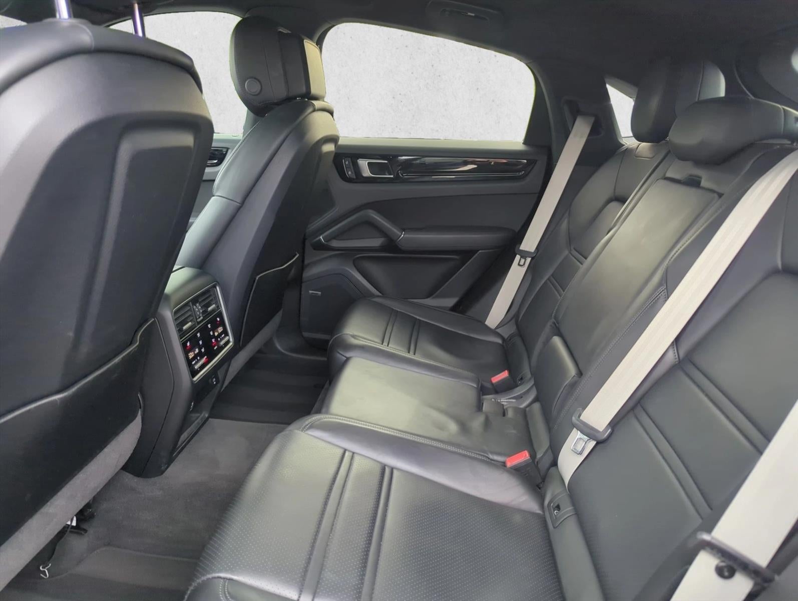 2022 Porsche Cayenne Platinum Edition Coupe AWD