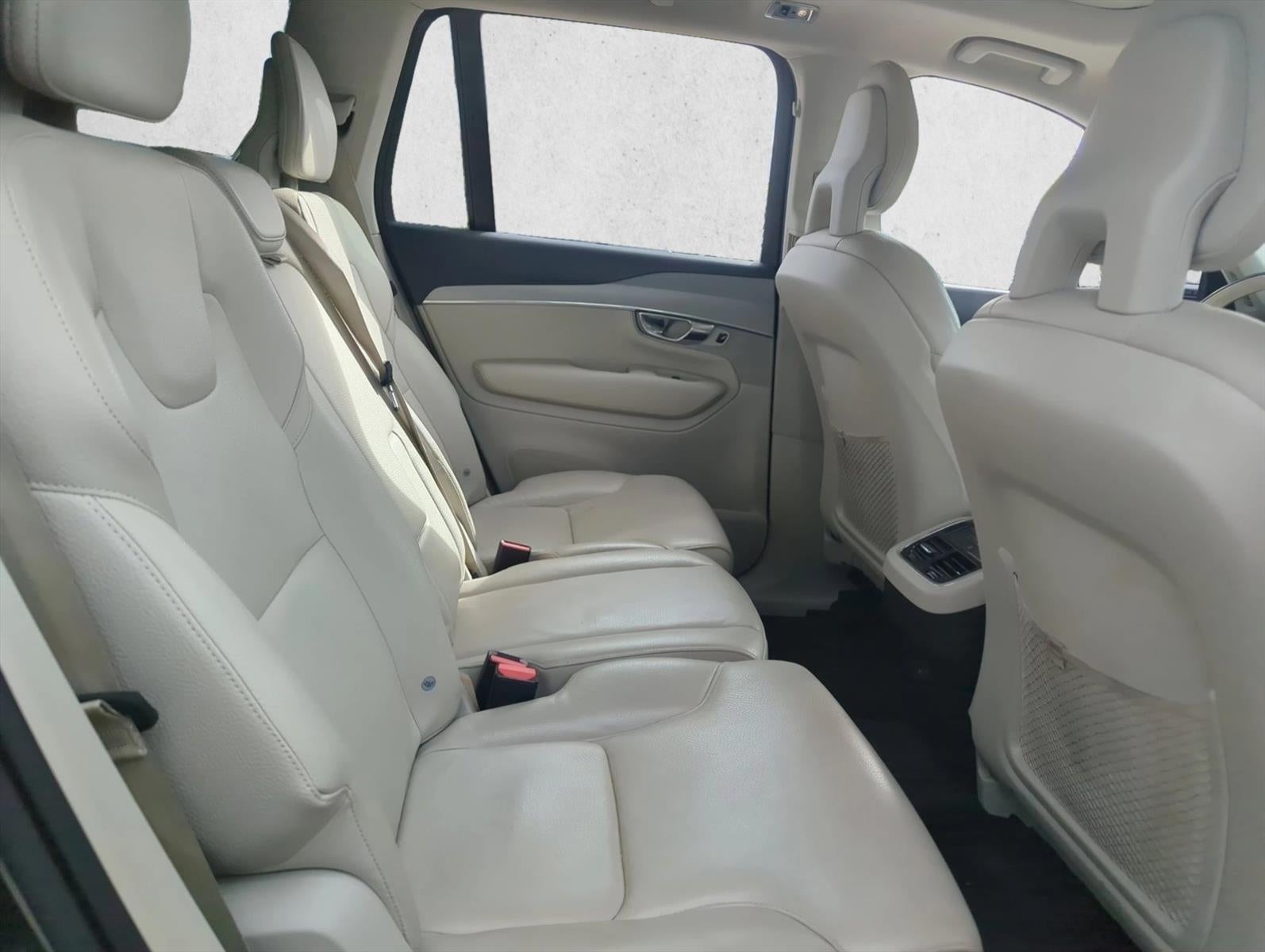 2021 Volvo XC90 T5 FWD Momentum 7P