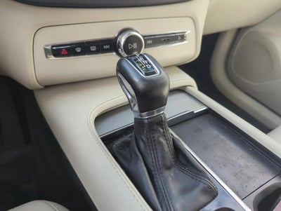 2021 Volvo XC90 T5 FWD Momentum 7P