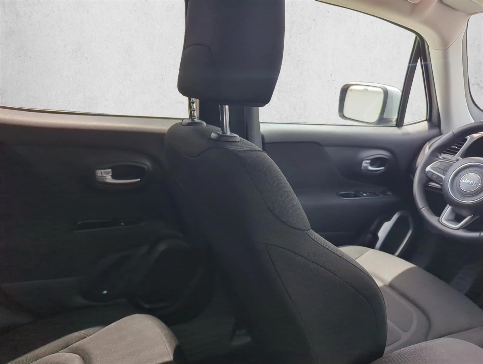 2021 Jeep Renegade Latitude FWD
