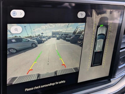 2023 Ford Super Duty F-450 DRW LARIAT 4WD Crew Cab 8' Box