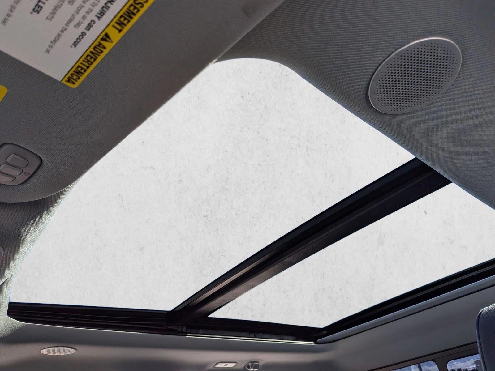 2023 Ford Super Duty F-450 DRW LARIAT 4WD Crew Cab 8' Box