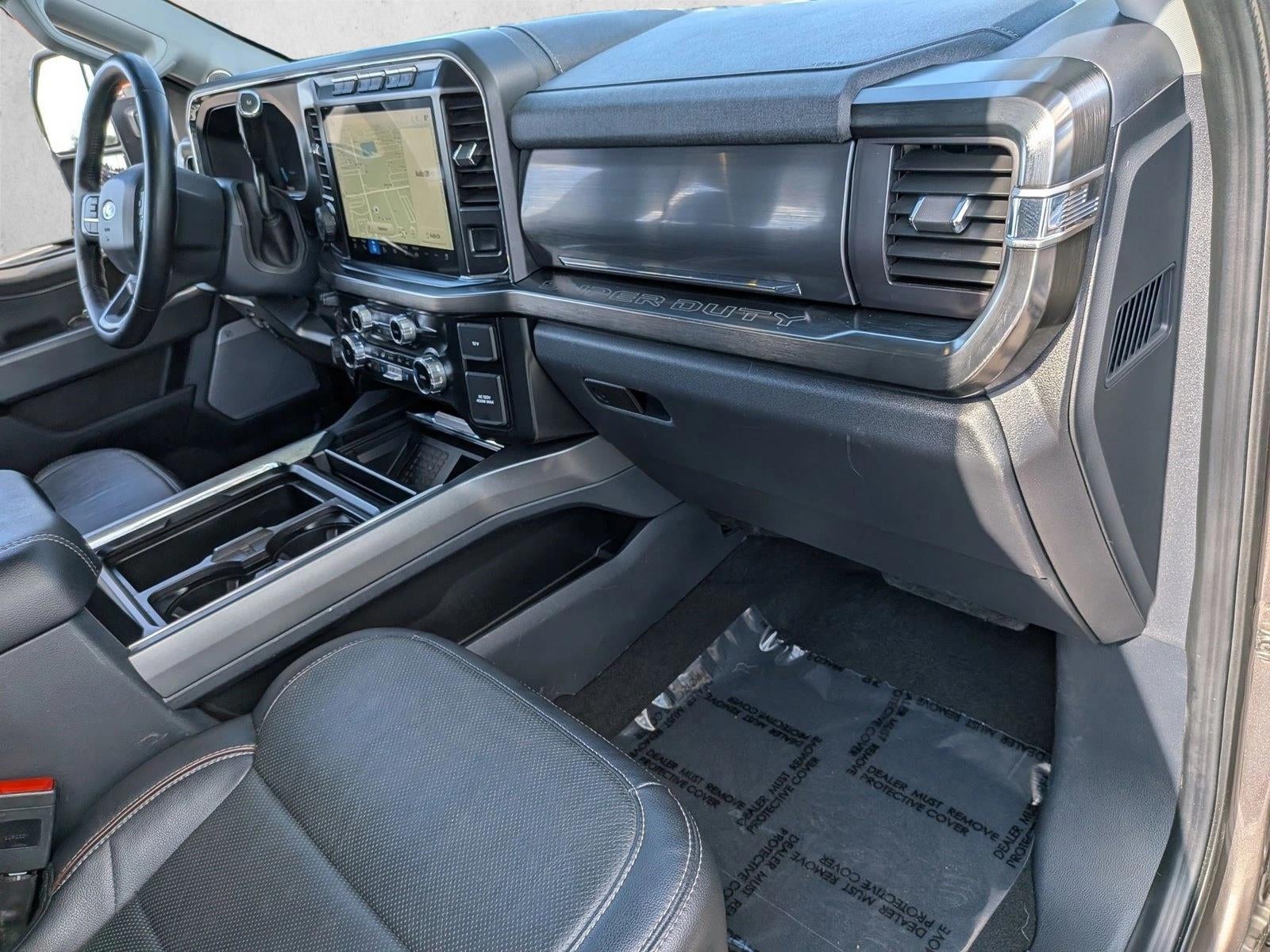 2023 Ford Super Duty F-450 DRW LARIAT 4WD Crew Cab 8' Box