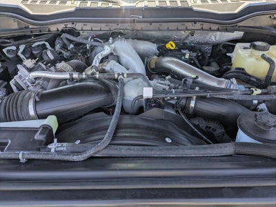2022 Ford Super Duty F-450 DRW LARIAT 4WD Crew Cab 8' Box