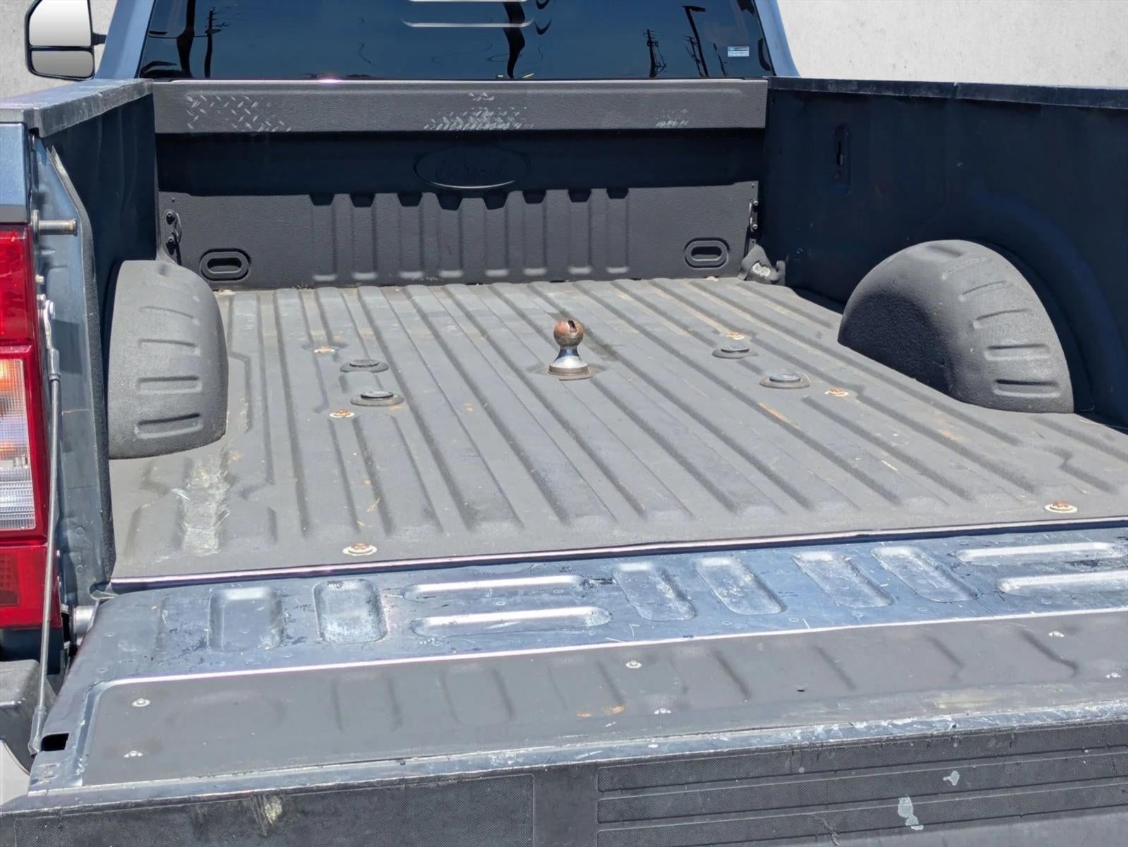 2022 Ford Super Duty F-450 DRW LARIAT 4WD Crew Cab 8' Box