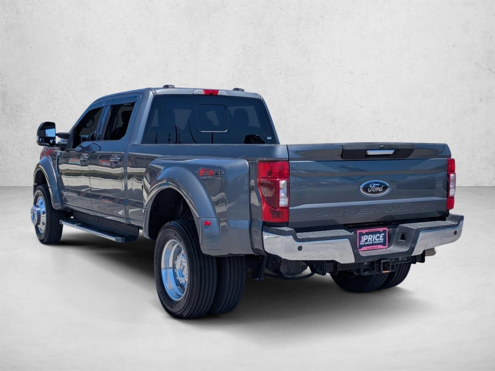 2022 Ford Super Duty F-450 DRW LARIAT 4WD Crew Cab 8' Box