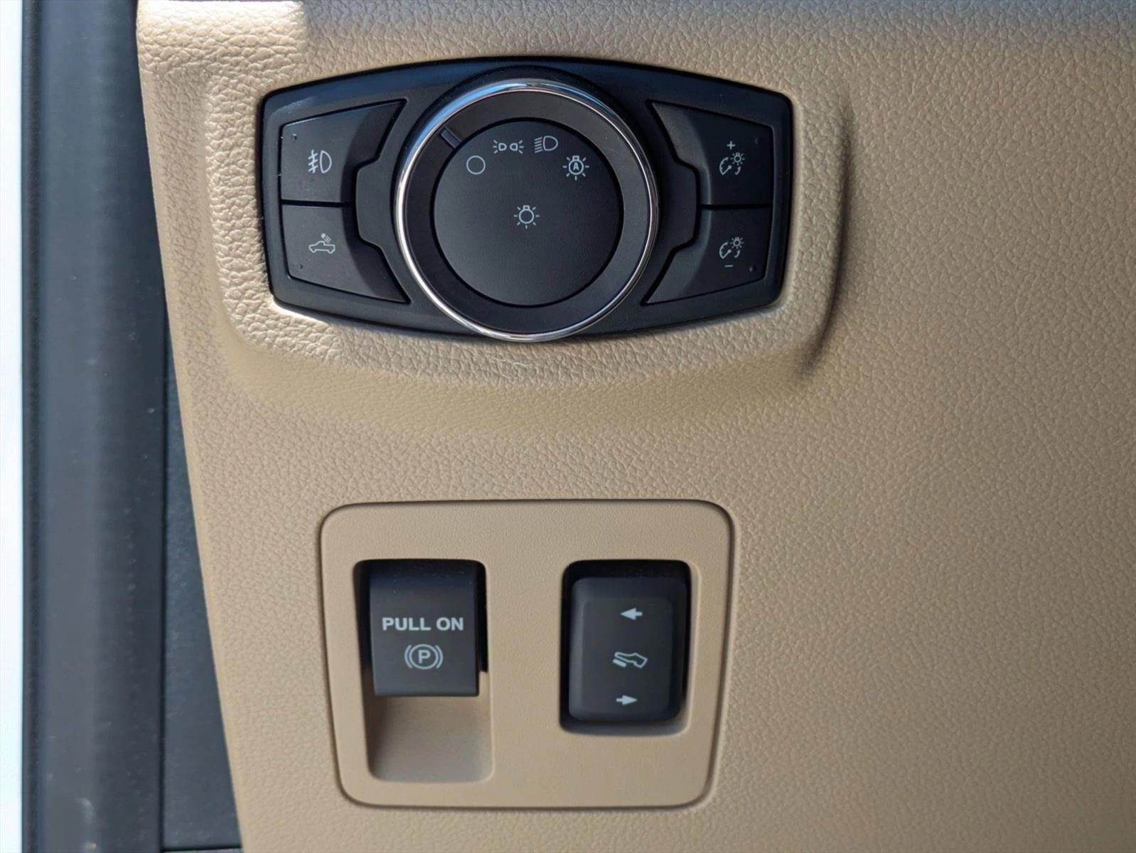 2020 Ford F-150 LARIAT 4WD SuperCrew 5.5' Box