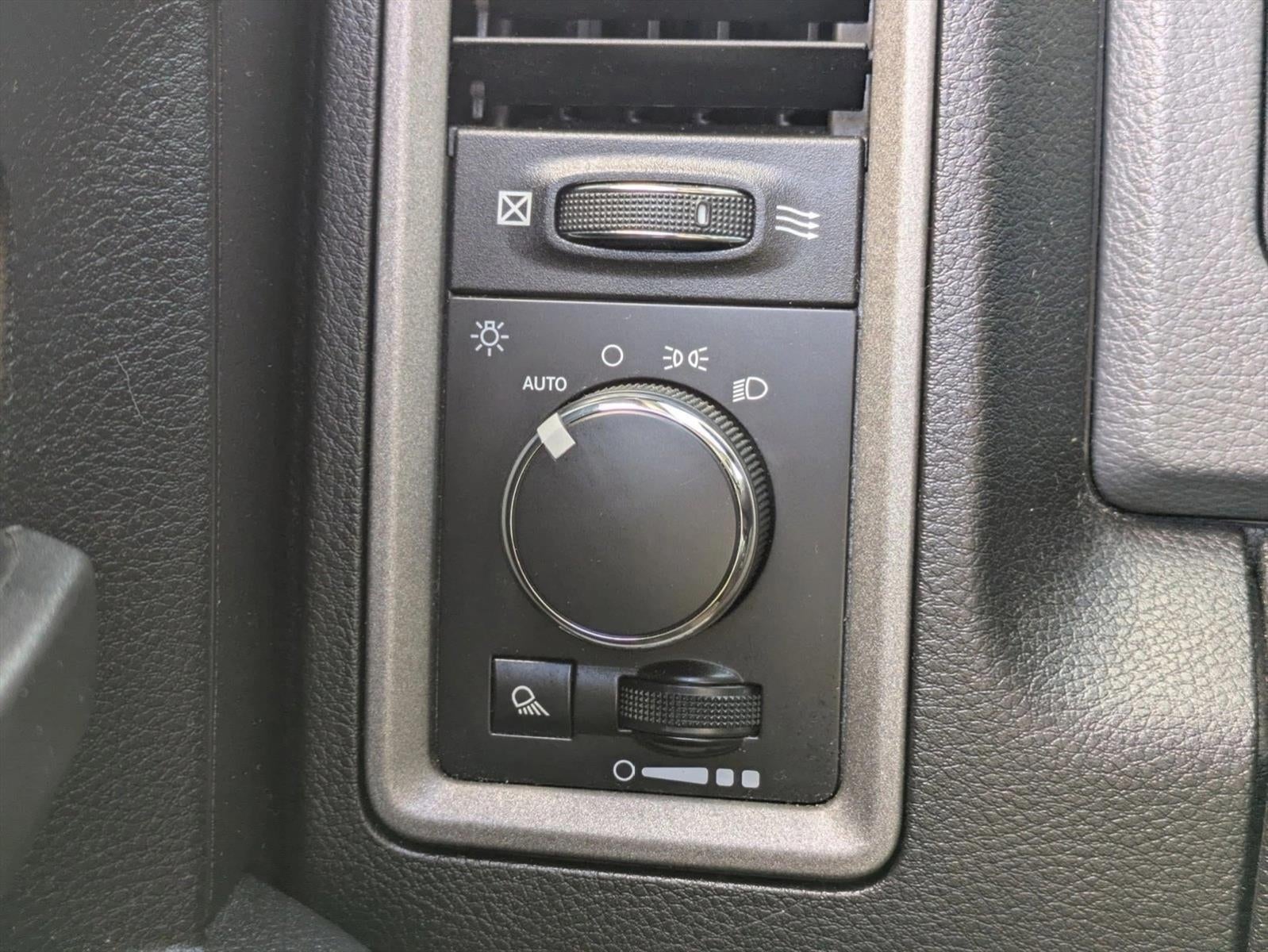 2018 RAM 2500 Tradesman 4x4 Crew Cab 8' Box