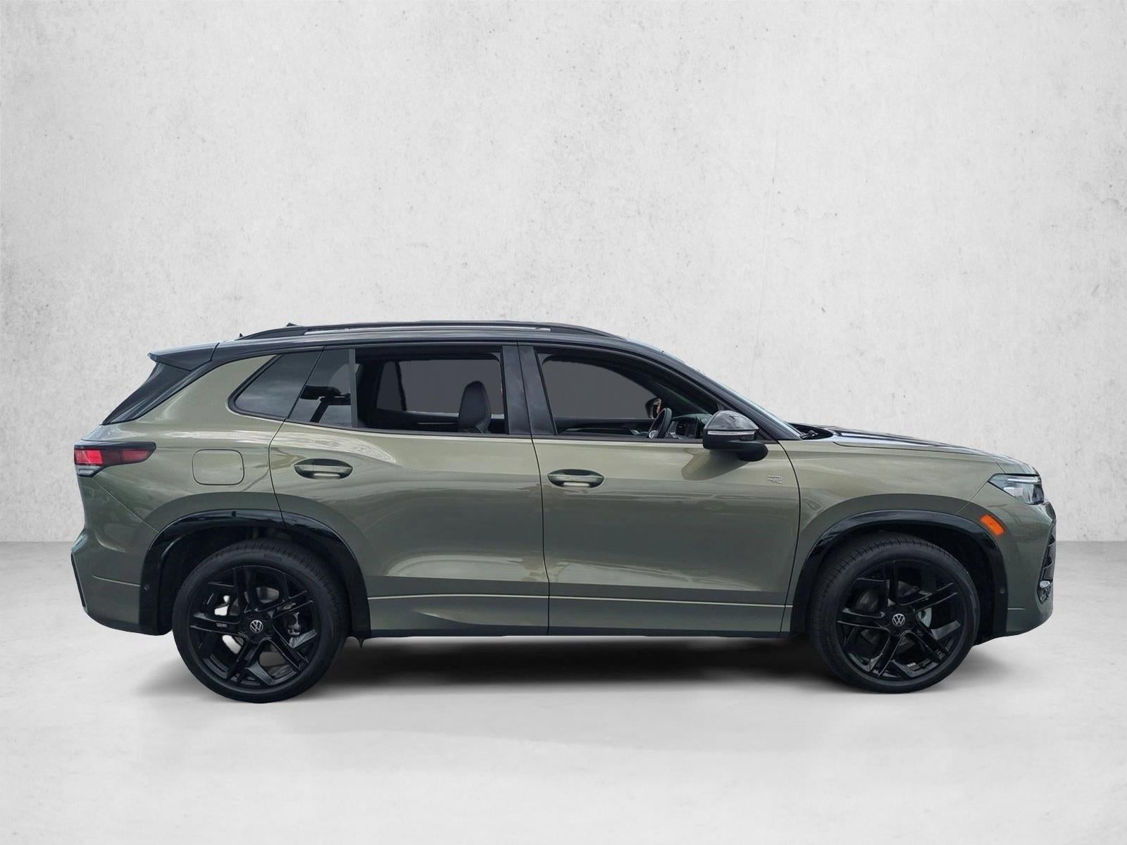 2026 Volkswagen Tiguan SE R-Line Black FWD