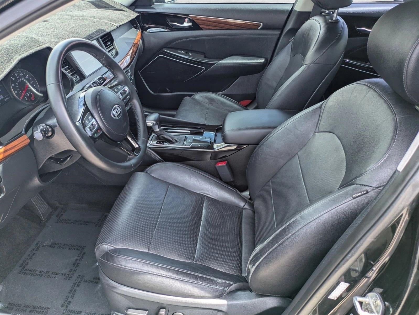 2017 Kia Cadenza Premium Sedan