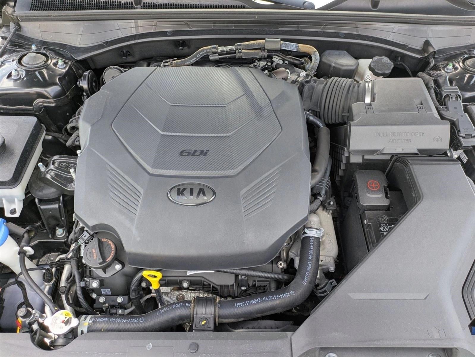 2017 Kia Cadenza Premium Sedan