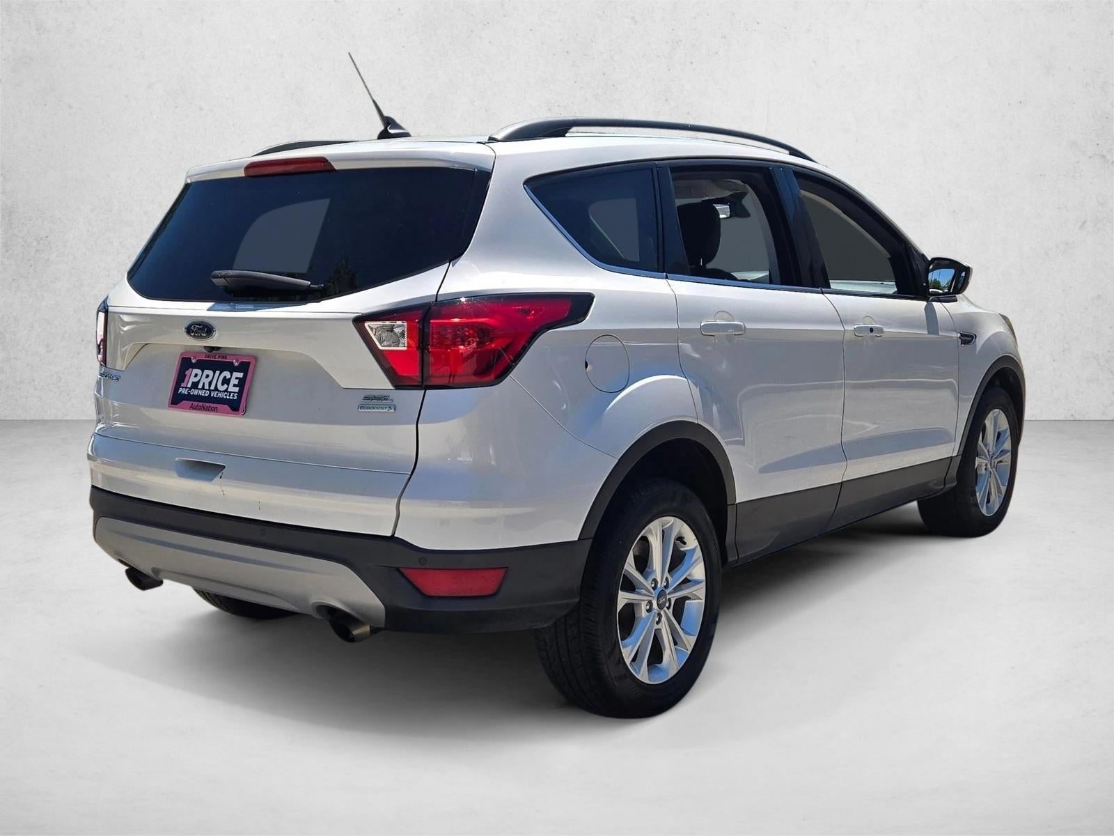 2019 Ford Escape SEL FWD