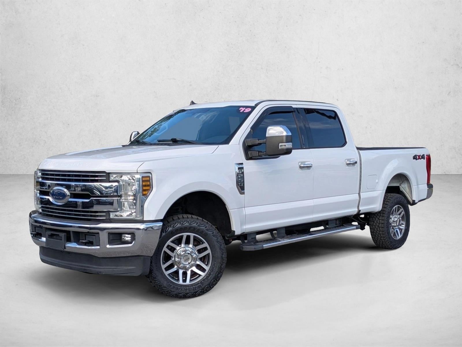 2019 Ford Super Duty F-250 SRW LARIAT 4WD Crew Cab 6.75' Box