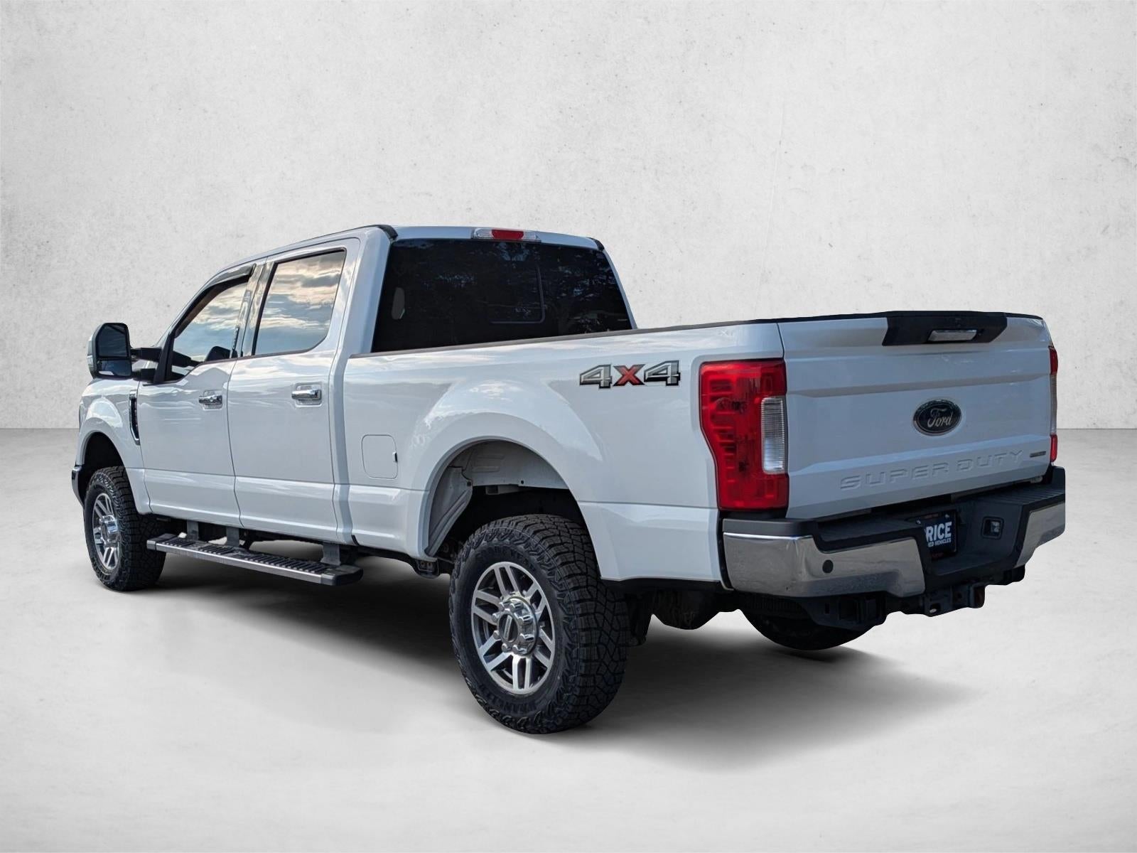 2019 Ford Super Duty F-250 SRW LARIAT 4WD Crew Cab 6.75' Box