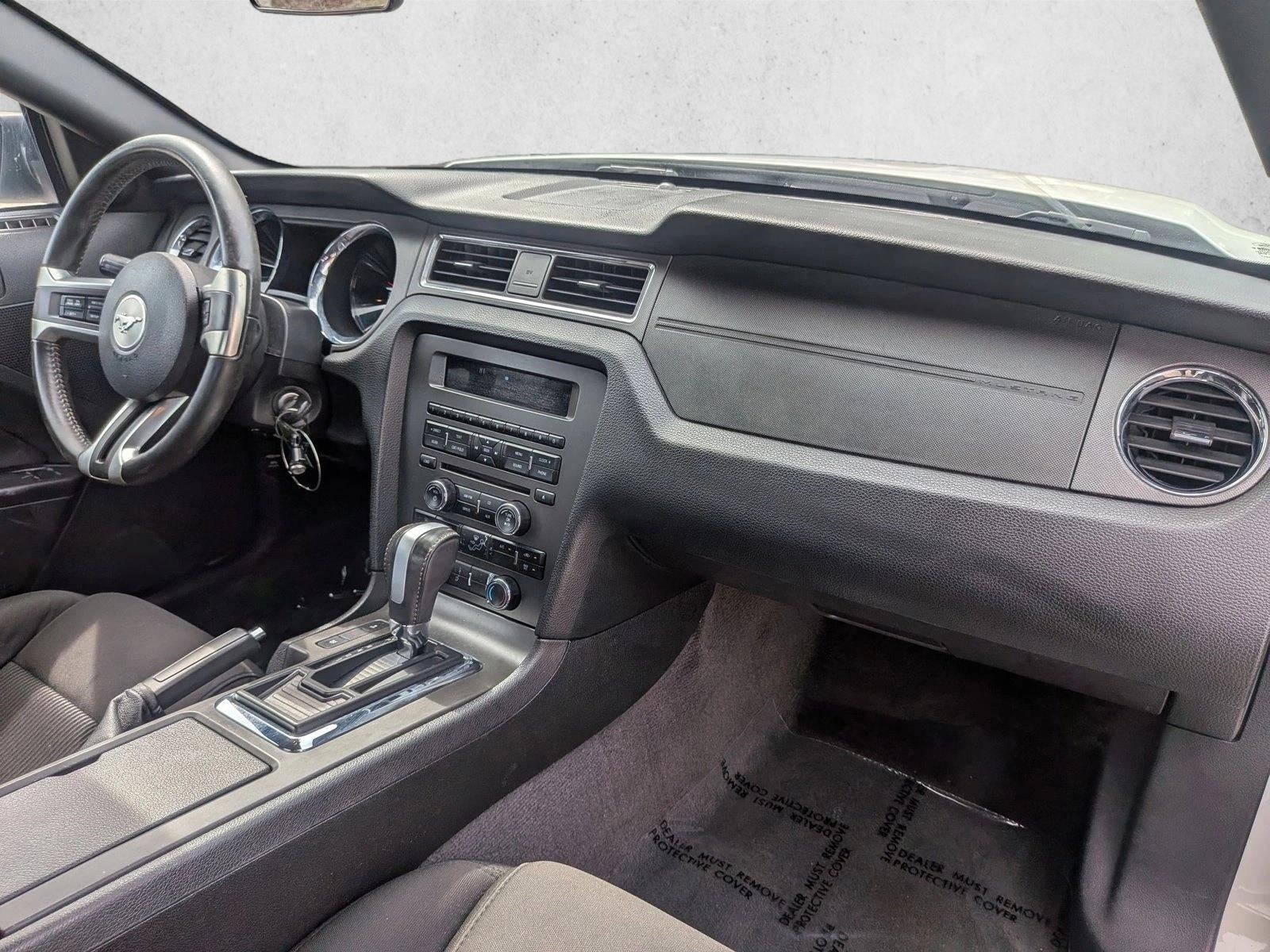 2013 Ford Mustang 2dr Cpe V6