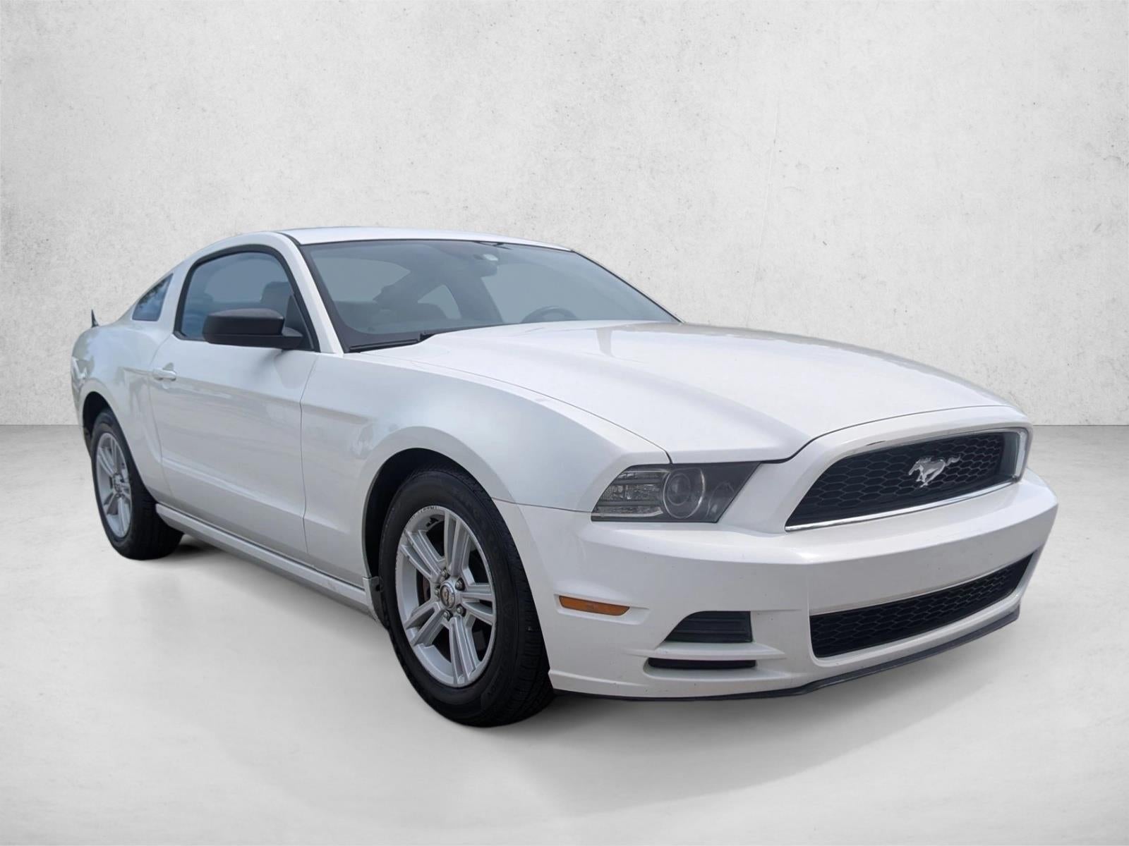 2013 Ford Mustang 2dr Cpe V6