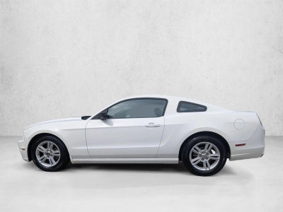 2013 Ford Mustang 2dr Cpe V6