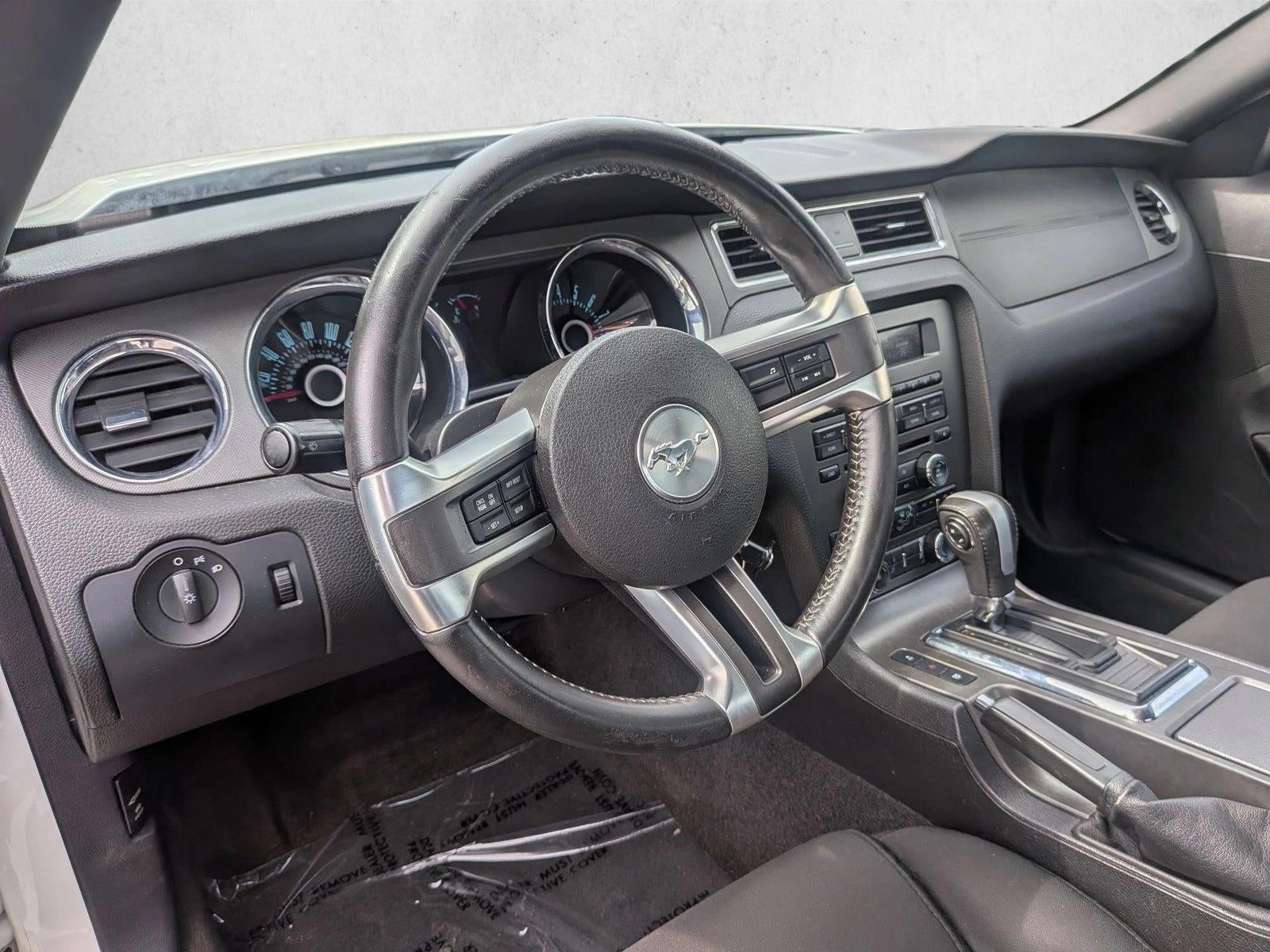 2013 Ford Mustang 2dr Cpe V6