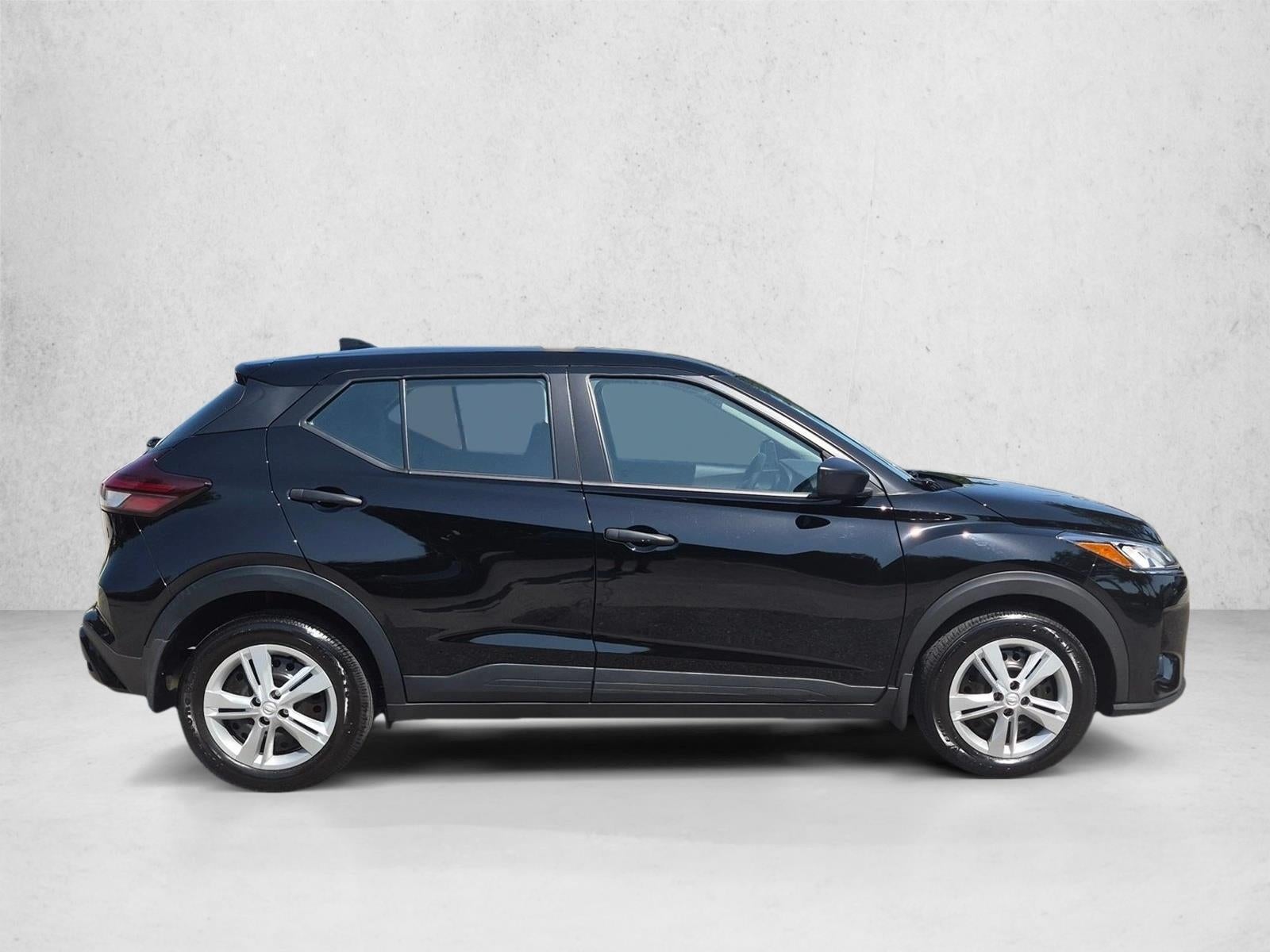 2025 Nissan Kicks Play S FWD