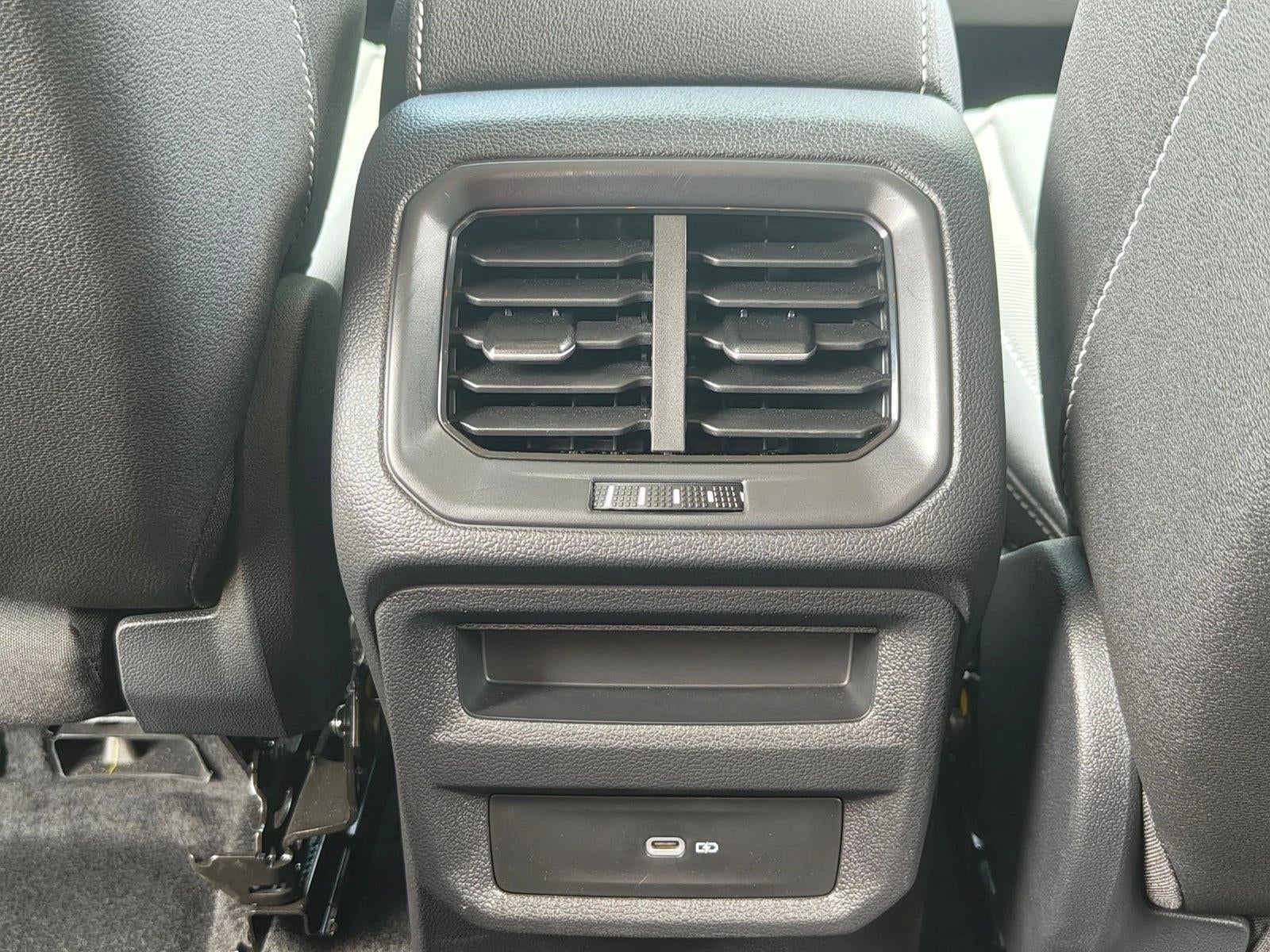 2024 Volkswagen Taos SE FWD