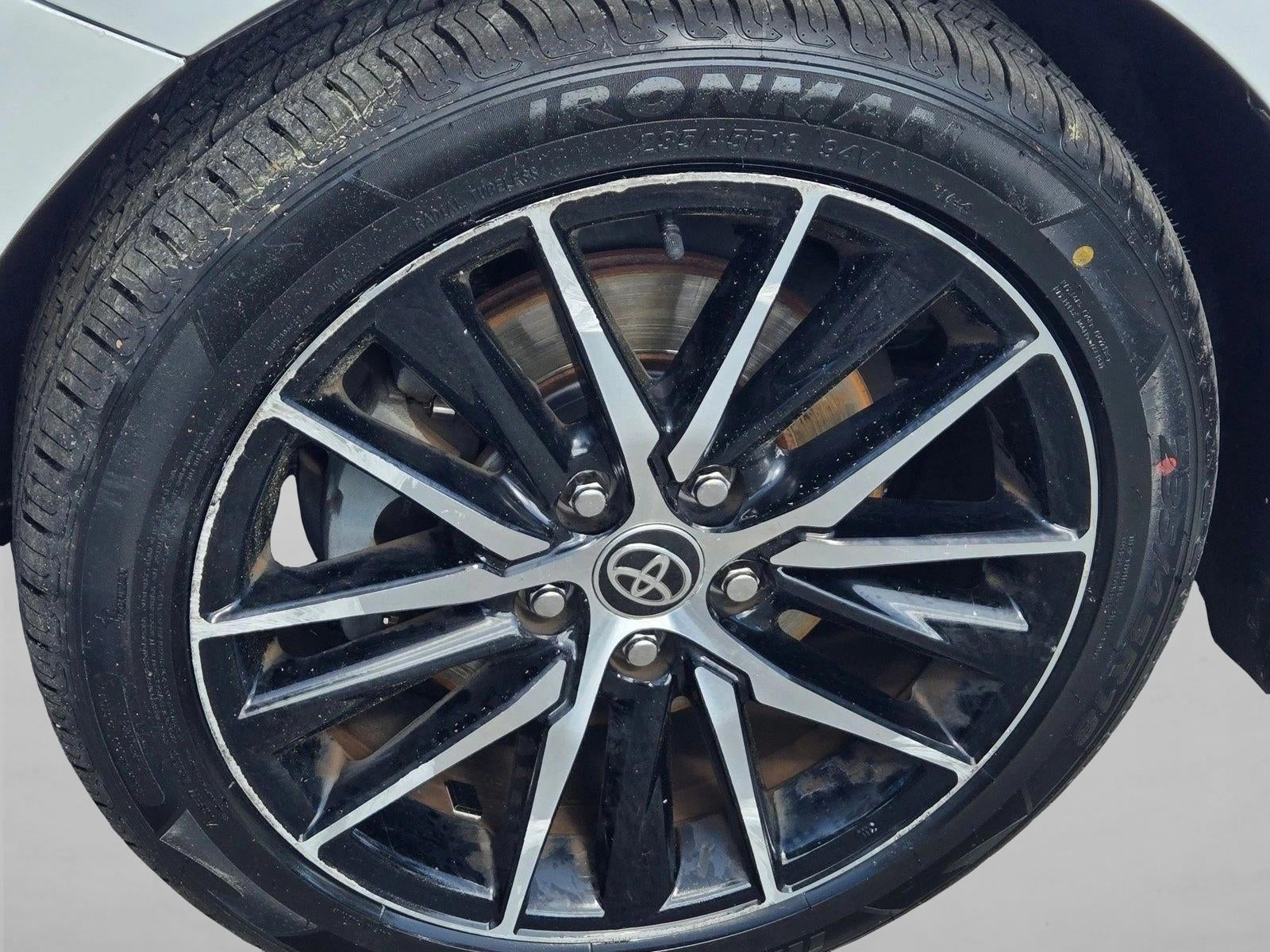 2021 Toyota Camry SE Auto (SE)