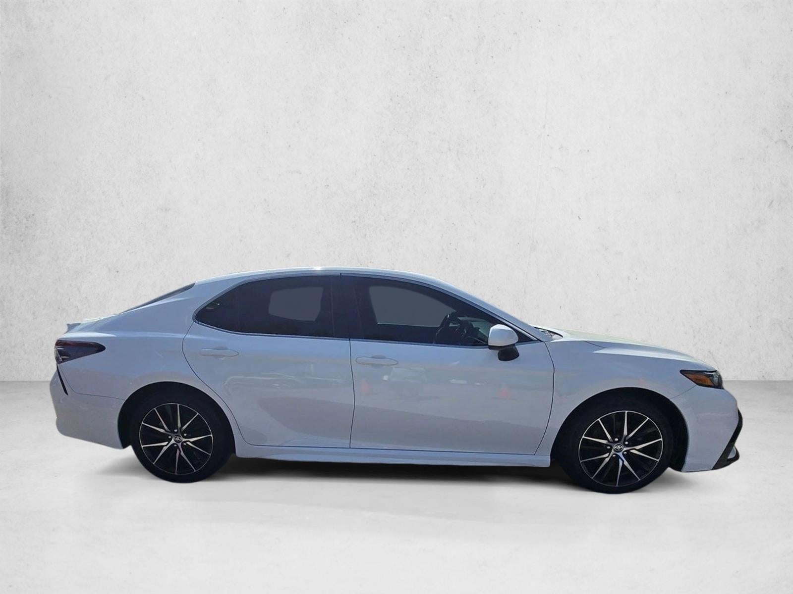 2021 Toyota Camry SE Auto (SE)