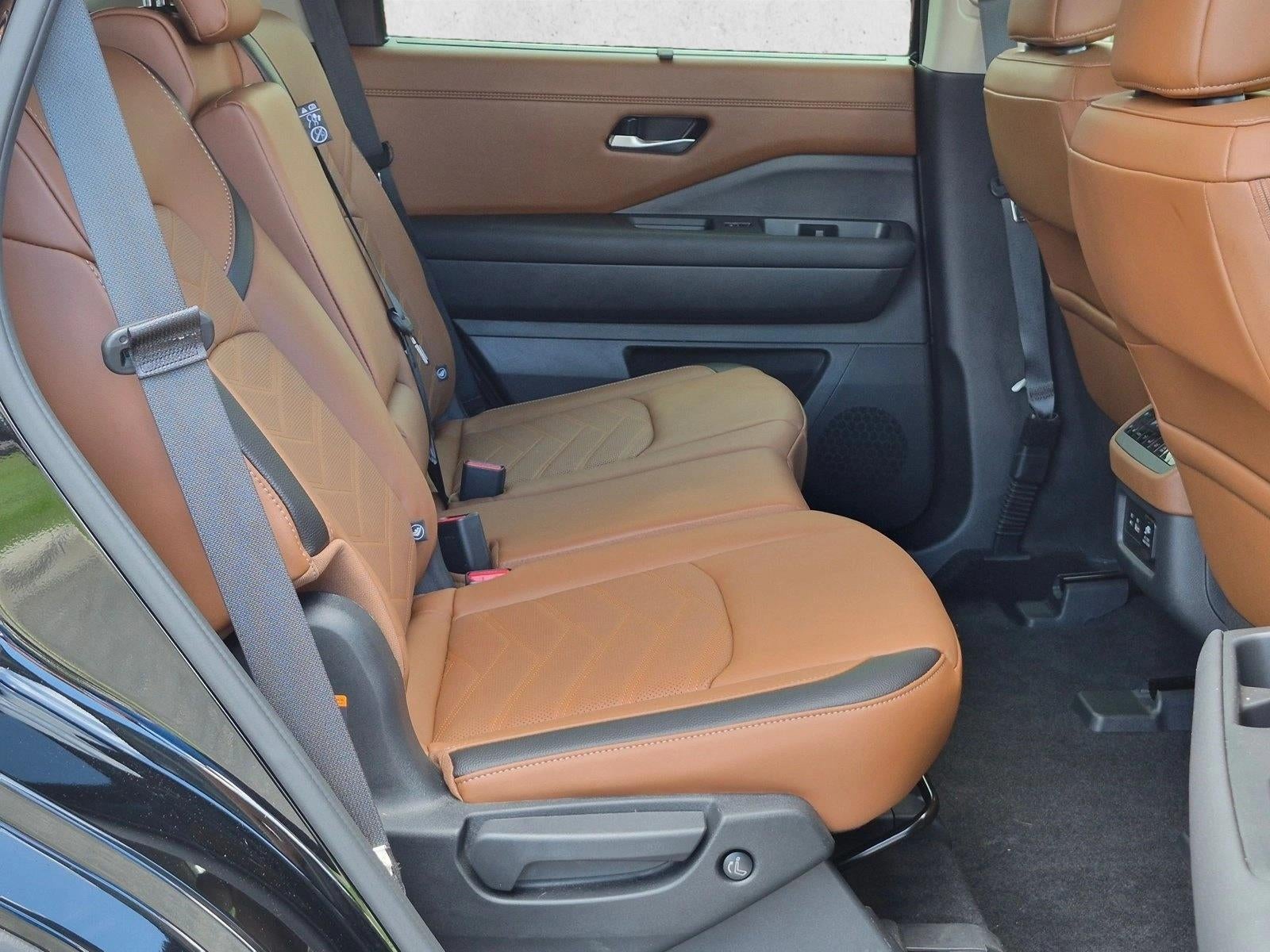 2025 Nissan Pathfinder Platinum 2WD