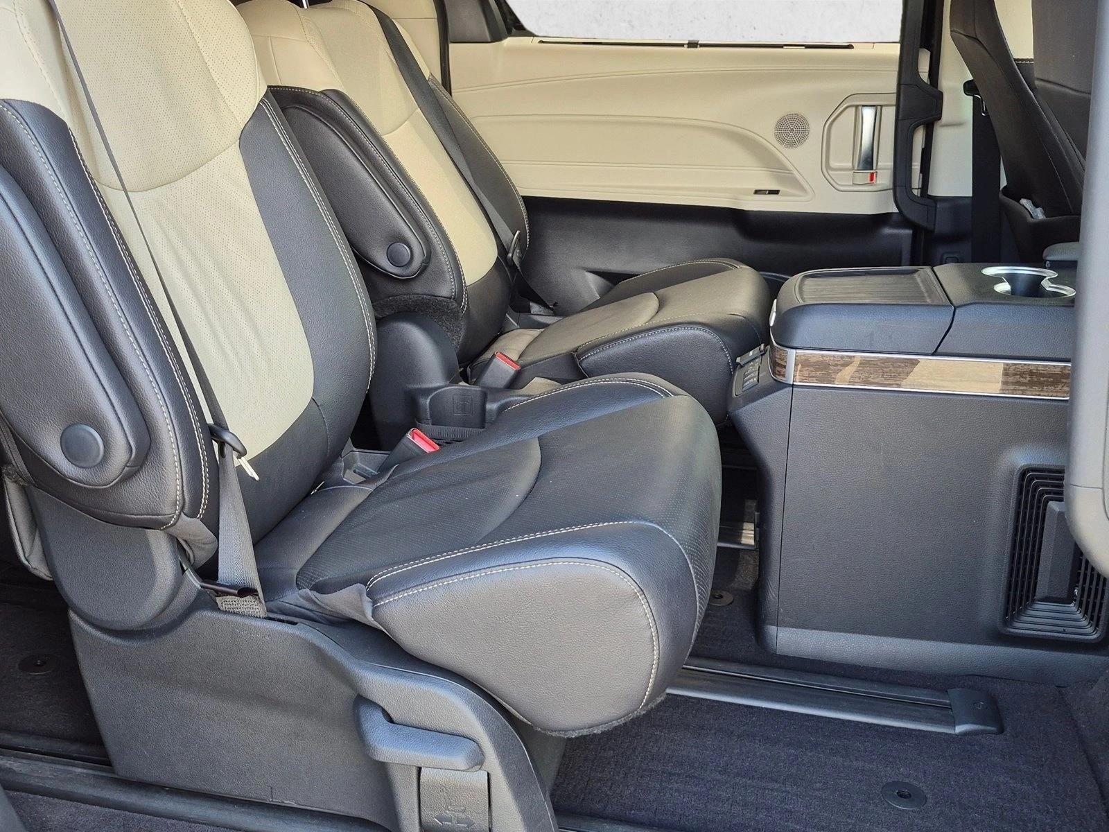 2025 Toyota Sienna Platinum AWD 7-Passenger (Natl)