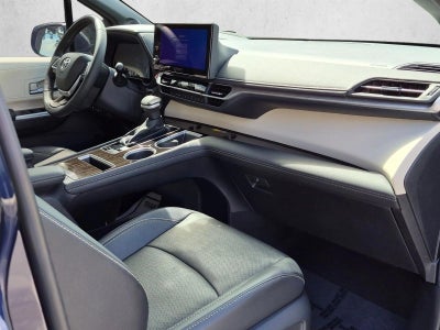 2025 Toyota Sienna Platinum AWD 7-Passenger (Natl)