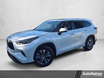 2023 Toyota Highlander XLE FWD (Natl)