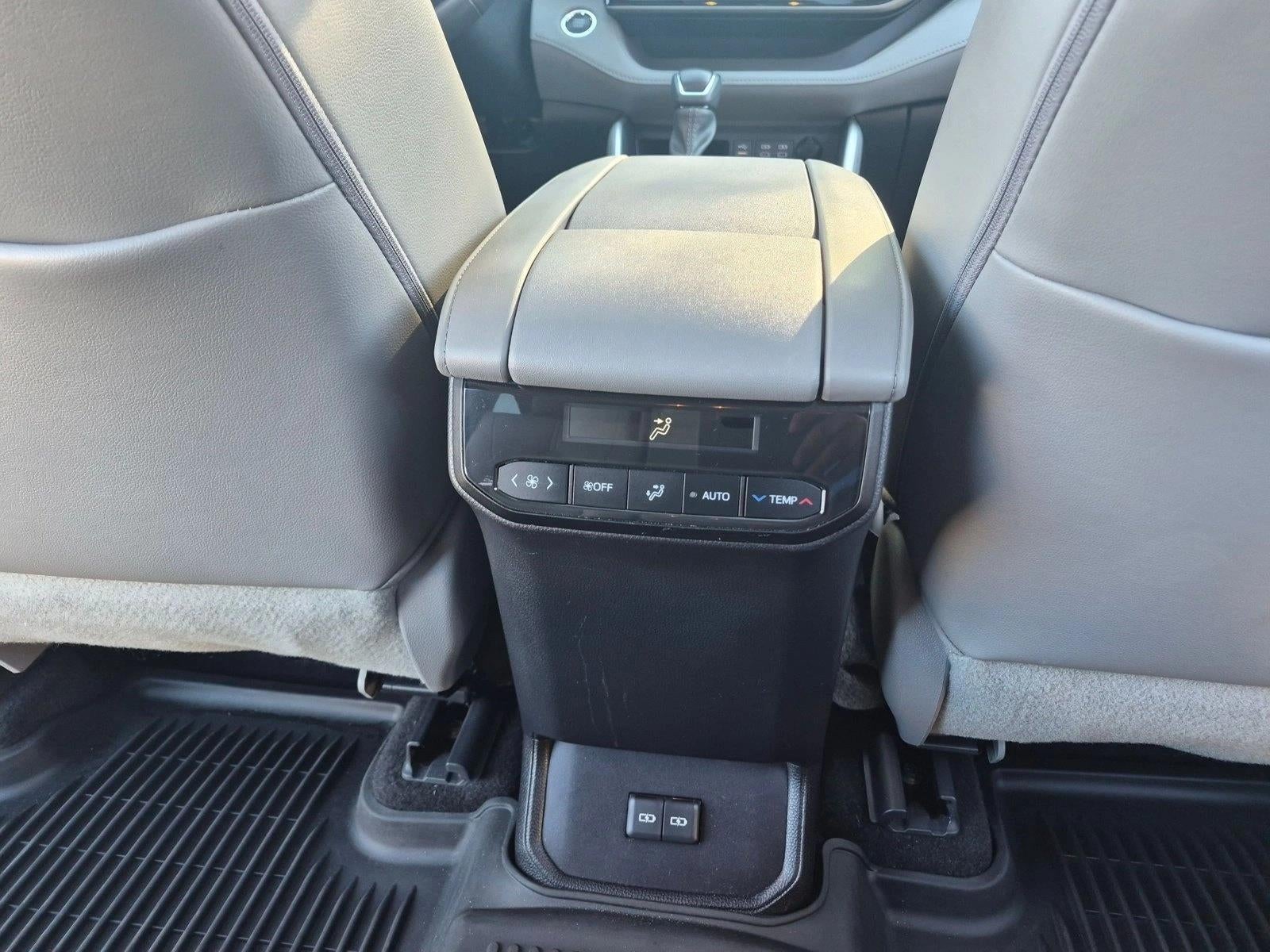 2023 Toyota Highlander XLE FWD (Natl)