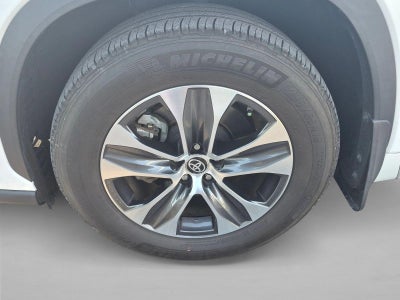 2023 Toyota Highlander XLE FWD (Natl)