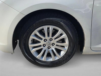2017 Toyota Sienna XLE Premium FWD 8-Passenger (Natl)
