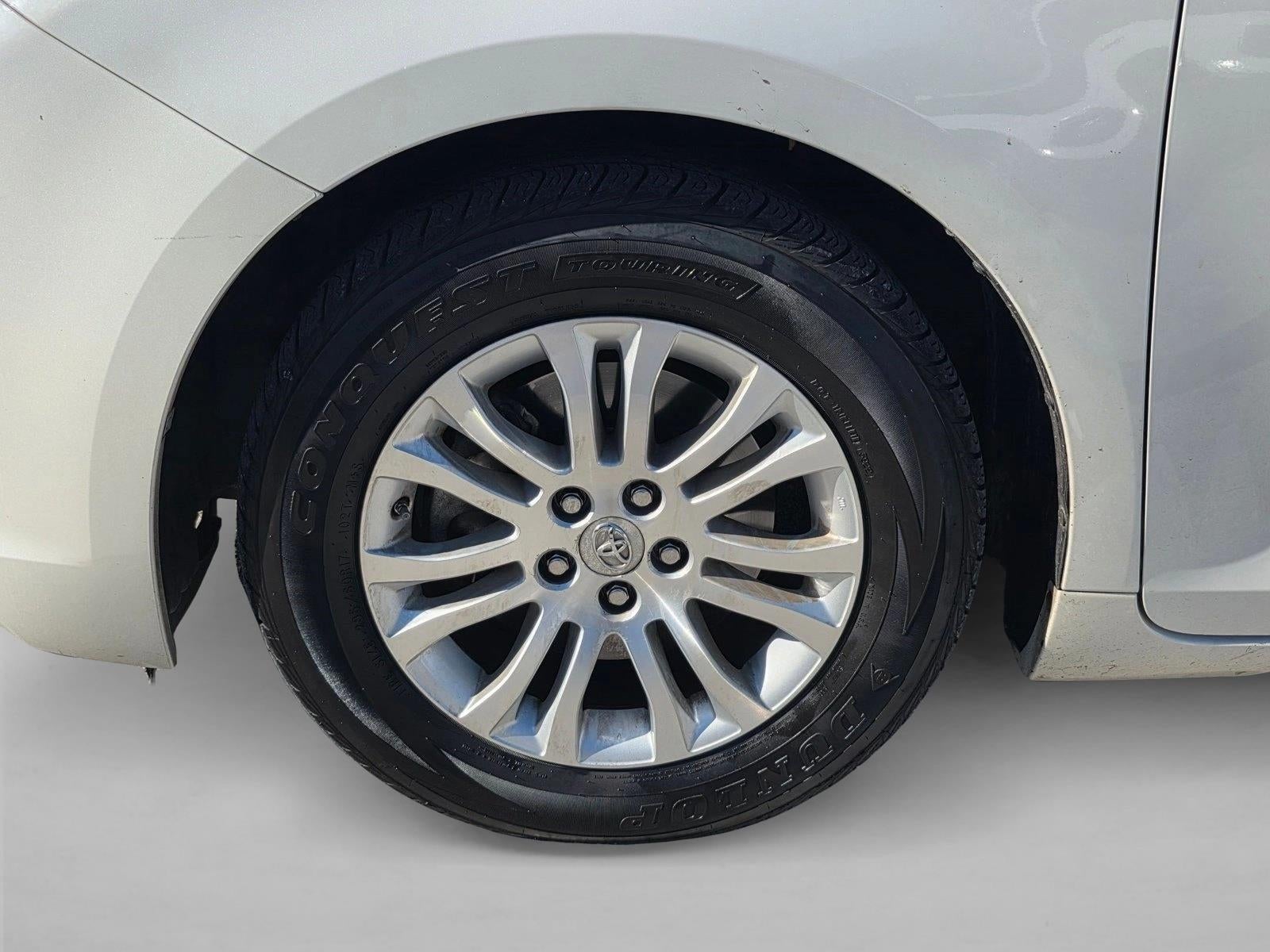 2017 Toyota Sienna XLE Premium FWD 8-Passenger (Natl)