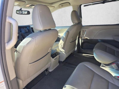 2017 Toyota Sienna XLE Premium FWD 8-Passenger (Natl)