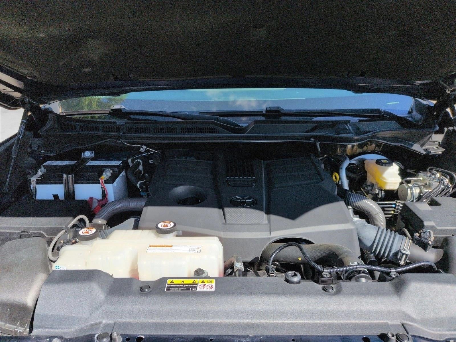 2023 Toyota Tundra 2WD 2WD Platinum CrewMax 5.5' Bed (SE)