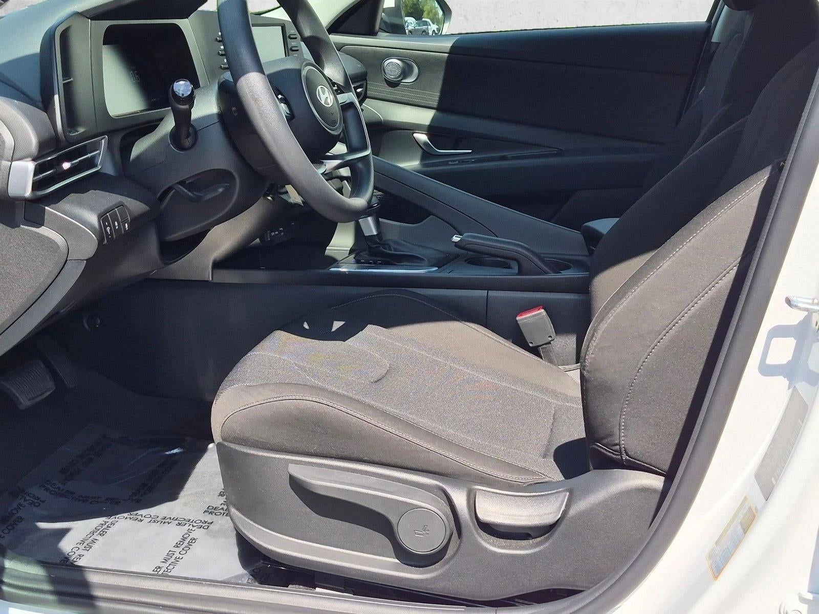2025 Hyundai ELANTRA SE IVT