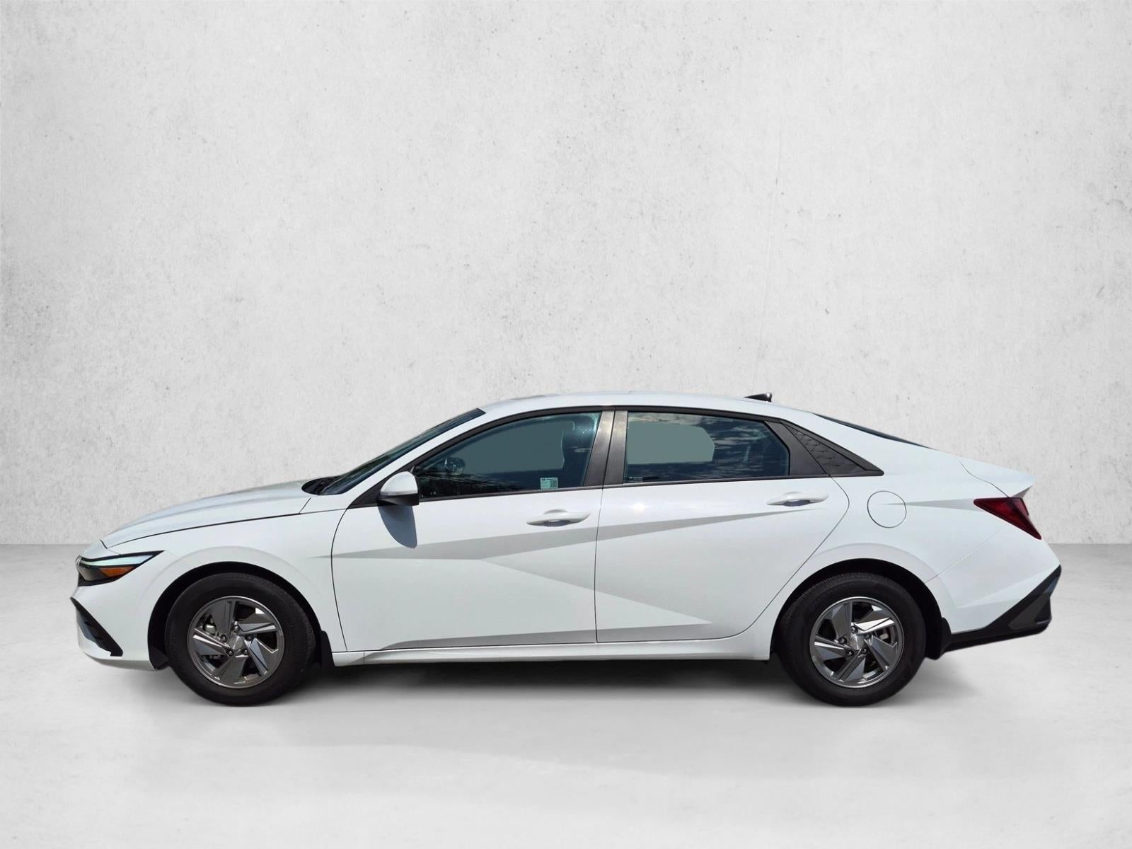 2025 Hyundai ELANTRA SE IVT
