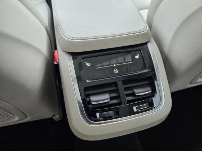 2021 Volvo XC90 T6 AWD Momentum 7P