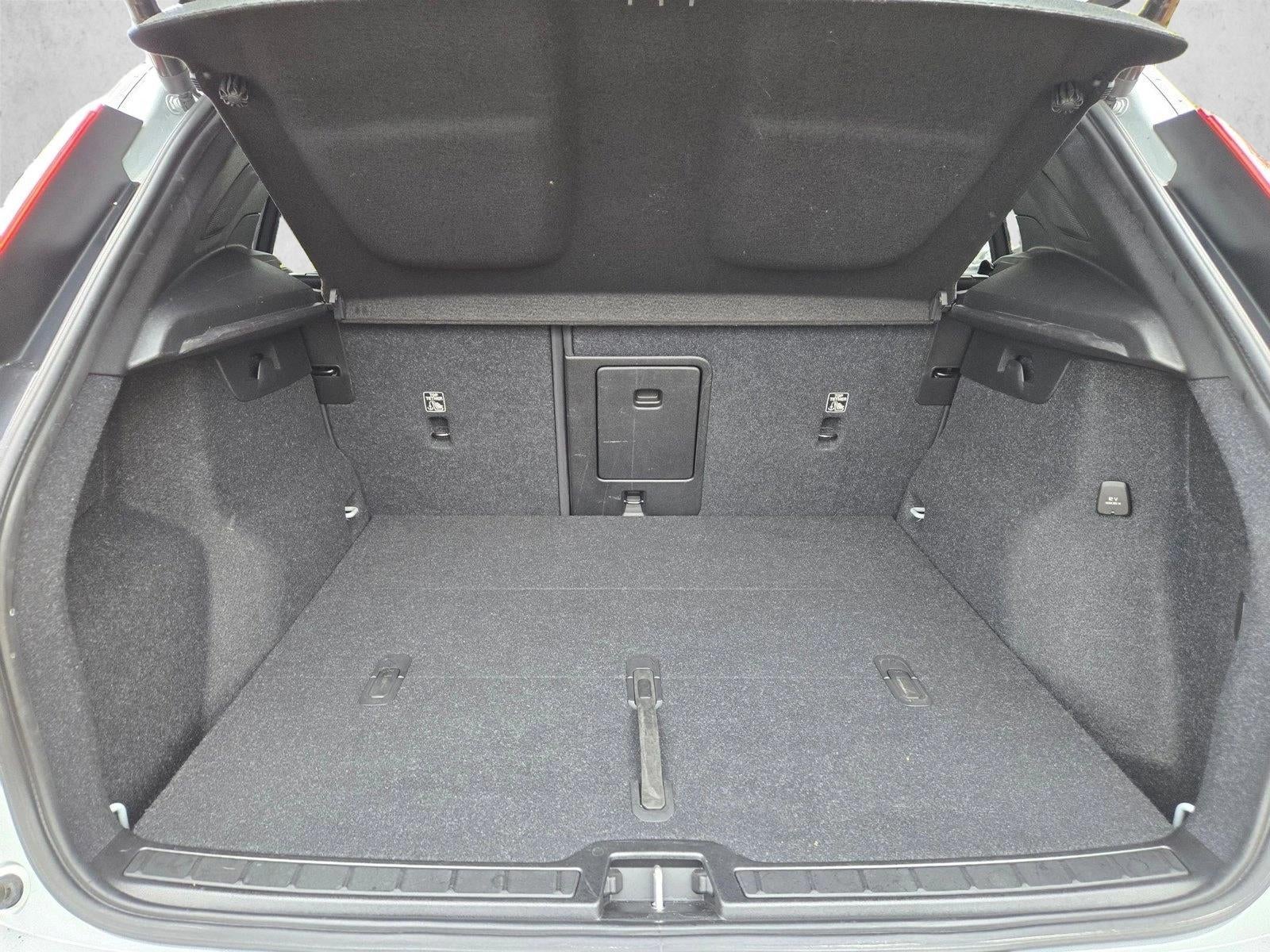 2021 Volvo XC40 Recharge P8 eAWD Pure Electric