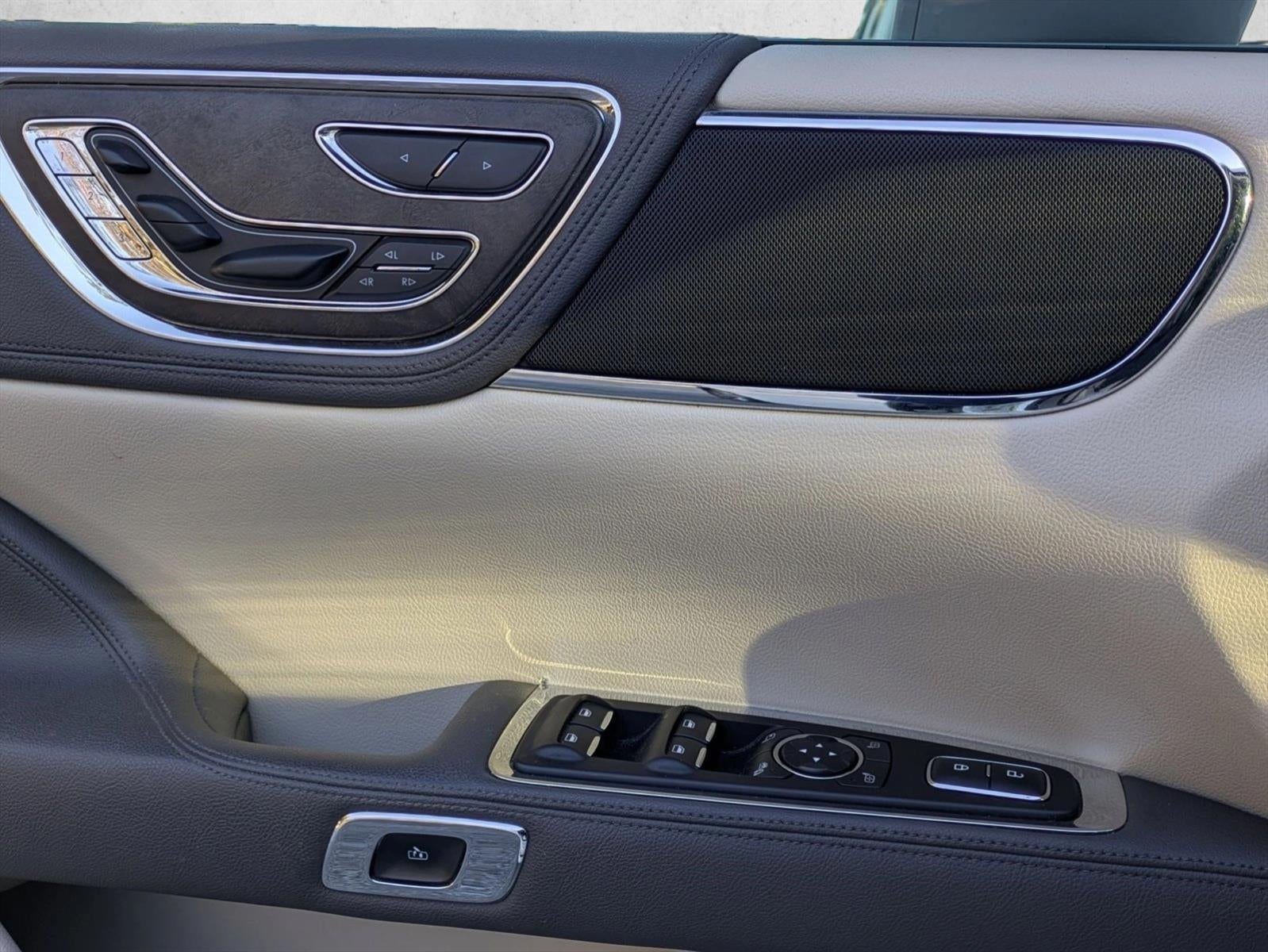 2017 Lincoln Continental Reserve FWD