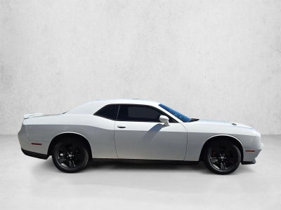 2020 Dodge Challenger SXT RWD