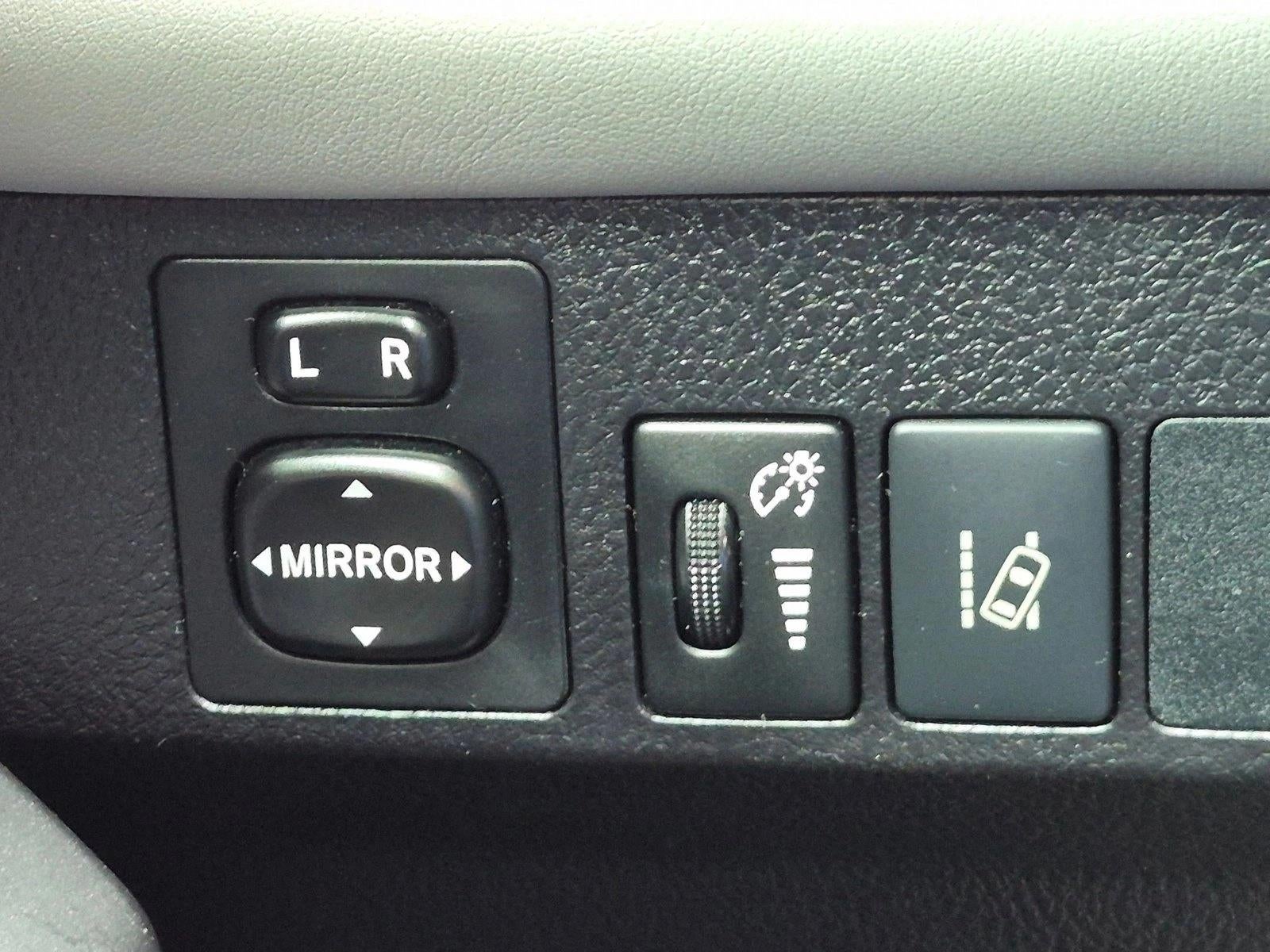 2017 Toyota RAV4 XLE AWD (Natl)