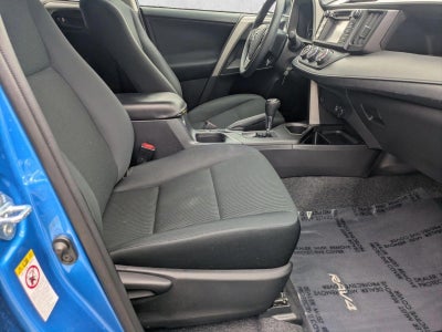 2017 Toyota RAV4 LE FWD (GS)