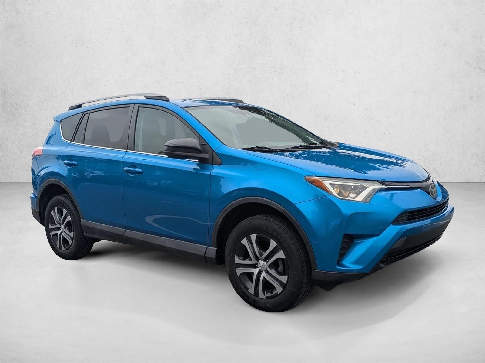 2017 Toyota RAV4 LE FWD (GS)